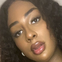 Ембер Онасис Голе