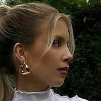 Анника Мадџет Голе