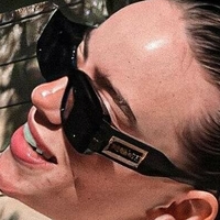 Били Ајлиш Голе