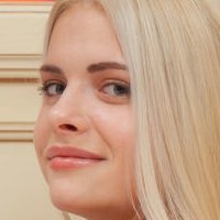 Шармен Голе