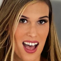 Ела Ватрап Голе