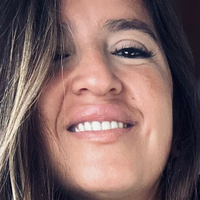 Емили Џонс Голе