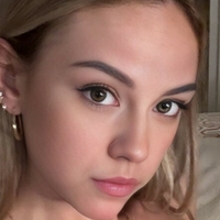 Емили Грејс Голе