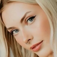 Ема Сент Џејмс: Тема за дискусију Голе