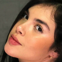 еротичне груди Голе