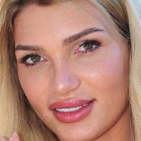 Џулијана Фарфала Голе