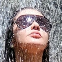 Ледена Краљица Голе