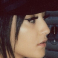 Џенијиг Голе