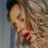 Џу Џу Брејс / Јулија Абрамс Голе