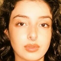 Лара Брајл Голе