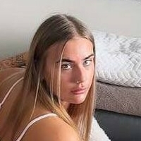 Лија Макјуан Голе