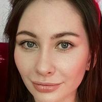 Лили Голе