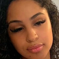Nikki Голе