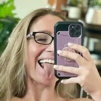 Нора Розежеан Голе