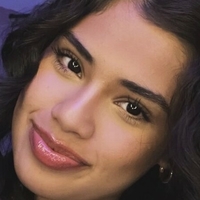 Викториая Џејмс Голе