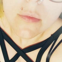 Твоја омиљена глупа кучка Голе