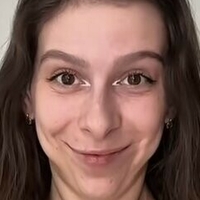 Јулија Секретс Голе